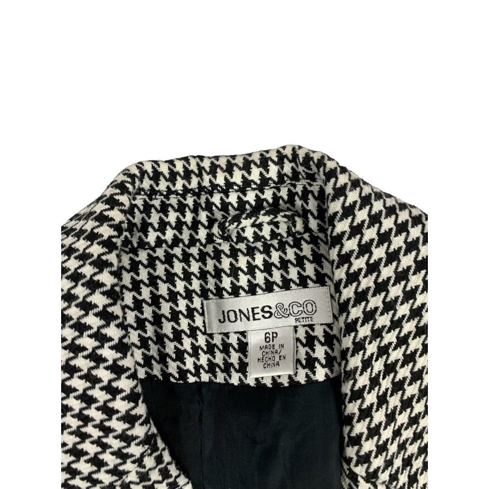 Jones & Co Women's Black & White Design Blazer - Picture 3 of 5